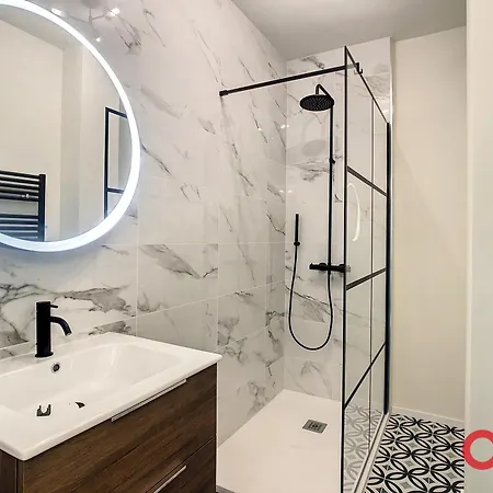 Climatise Avec Piscine Et Garage Securise A Menton, 4 Couchages - Fr-1-647-35 * Menton