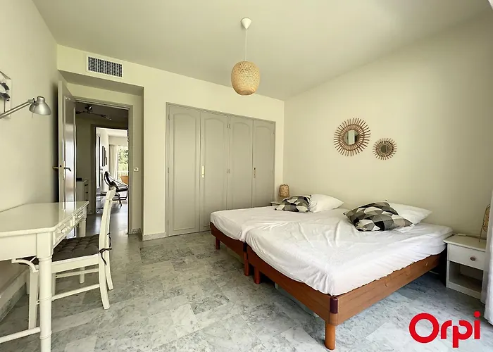 Apartamento Climatisé Avec Piscine Et Garage Sécurisé à Menton, 4 Couchages - Fr-1-647-35 *