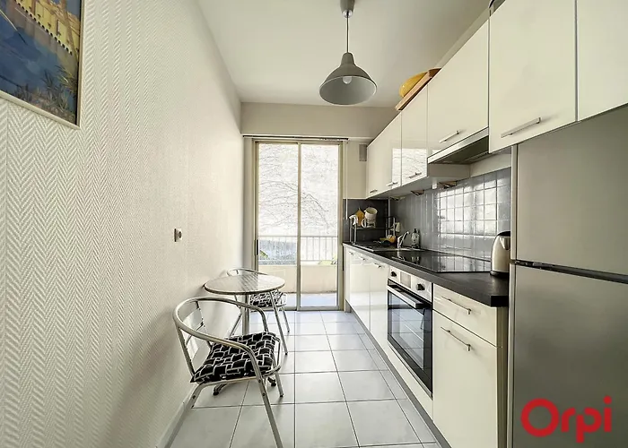 Apartment Climatise Avec Piscine Et Garage Securise A Menton, 4 Couchages - Fr-1-647-35